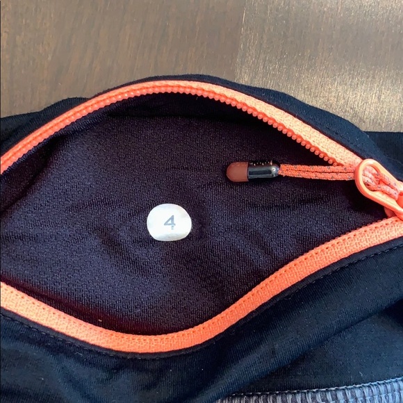 LuluLemon Speed Shorts Size 4 - Picture 3 of 3